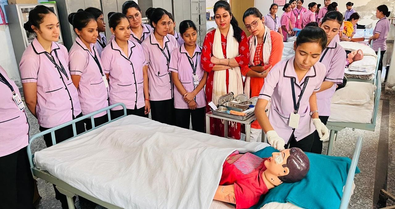 nursing course in Delhi